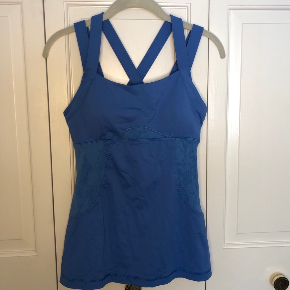 Lululemon blue tank with built in bra + pads